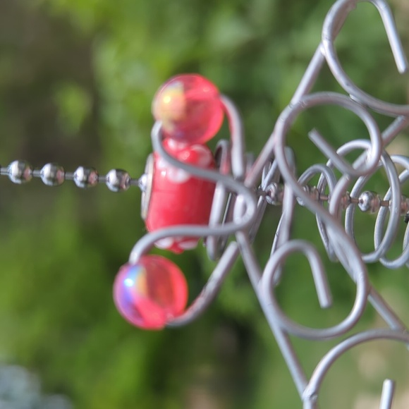 🆕️ Handcrafted Artisan Dragonfly Suncatcher with Red and White Glass Beads - Picture 12 of 15